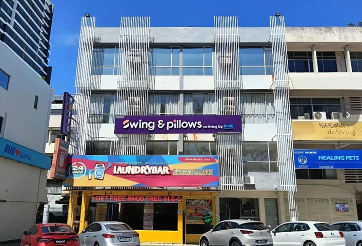 Swing & Pillows @ Damansara Jaya