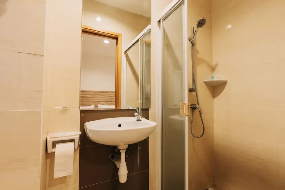 Victoria Hotel, a NuVe Group Collection