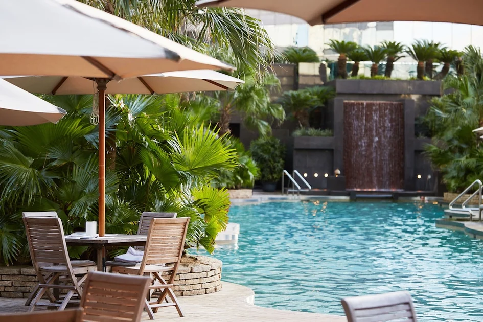 Poolside bar