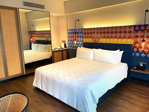 Heritage King Room