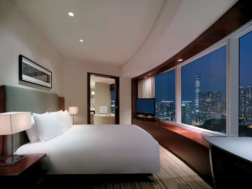 Regency Harbour View King Suite with Club Access
