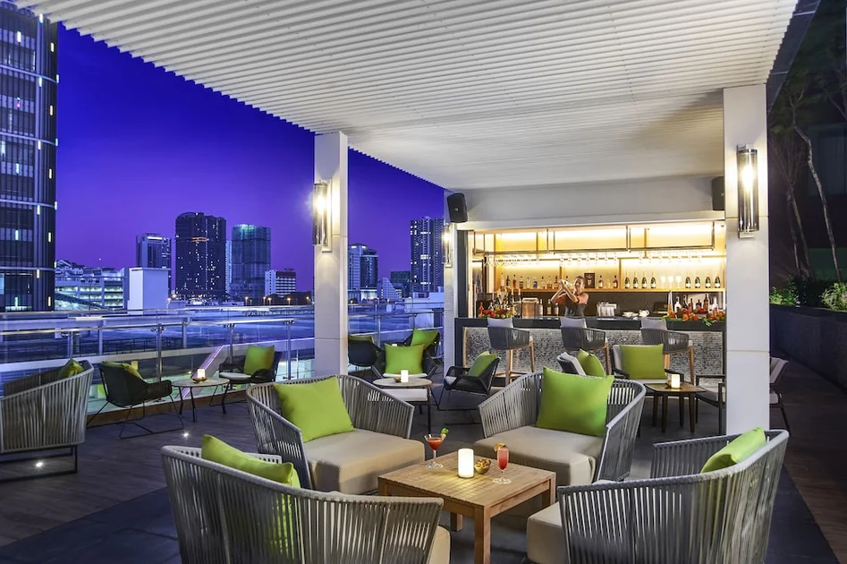 Poolside bar