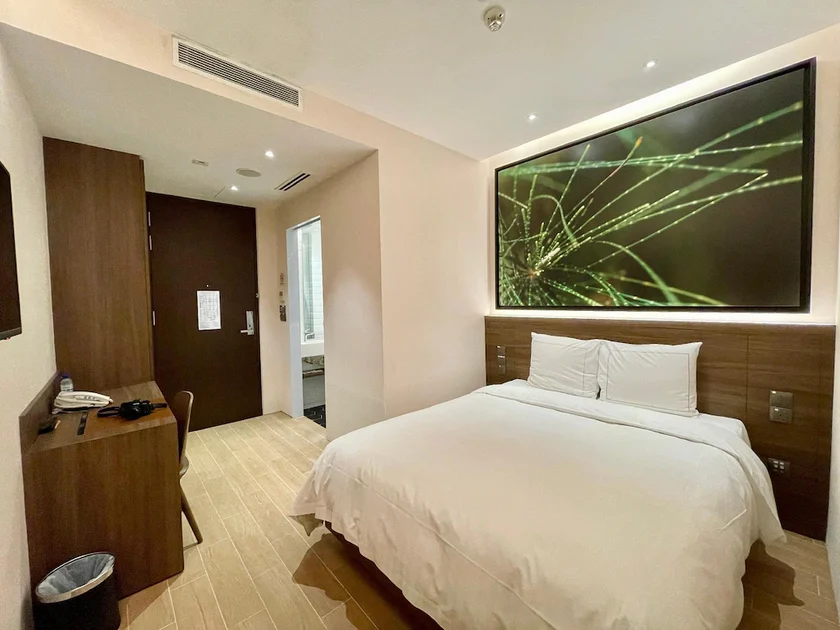 Wink Hotel @ Bugis (formerly Lion Peak Hotel Raffles)
