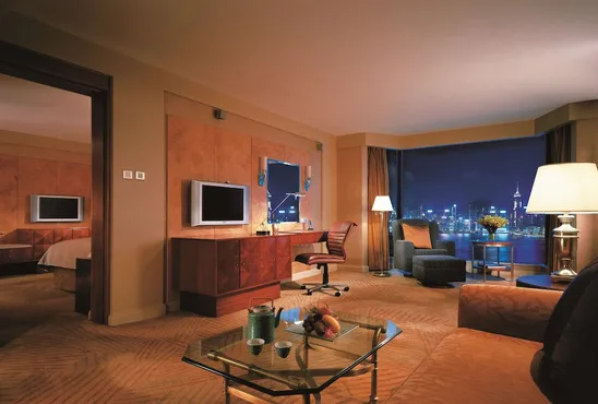 Premier Harbour View Suite with Horizon Club Lounge Access