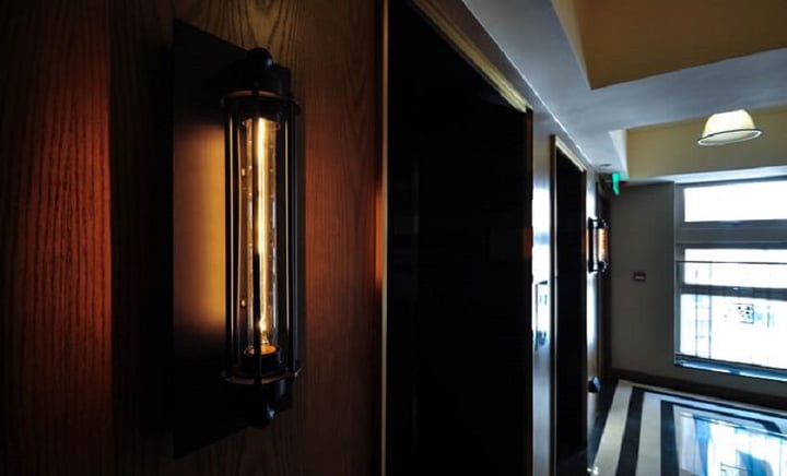 KINGS HOTEL