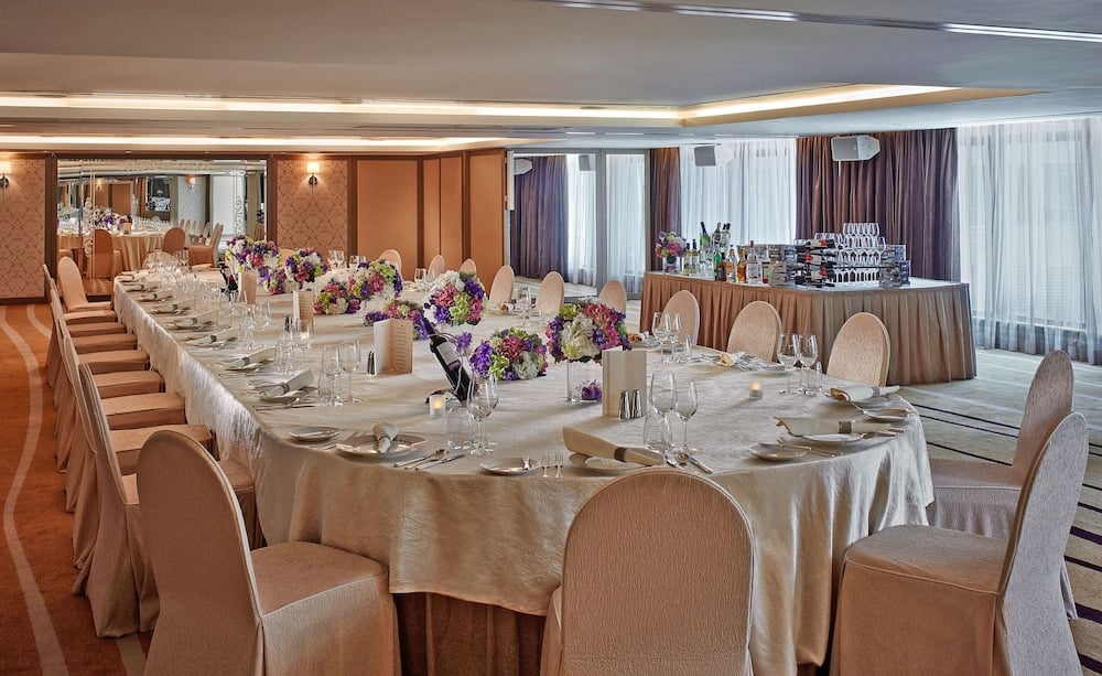 Royal Pacific Hotel
