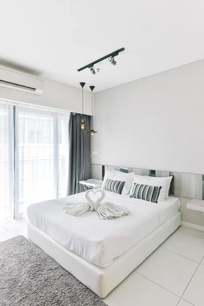 Summer Suites Residence by Subhome