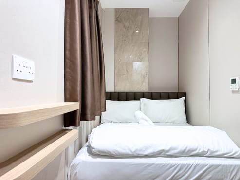 Cozy Queen Room (Window Room - Subject to availability)