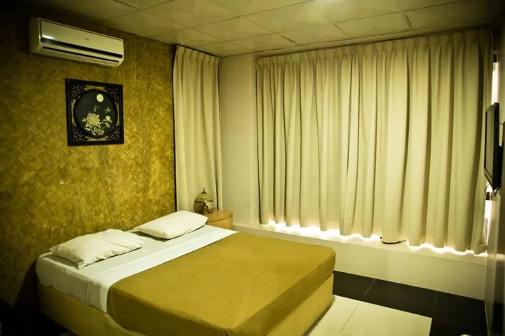 Golden Leaf Boutique Hotel