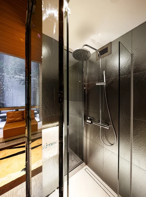 Bathroom shower