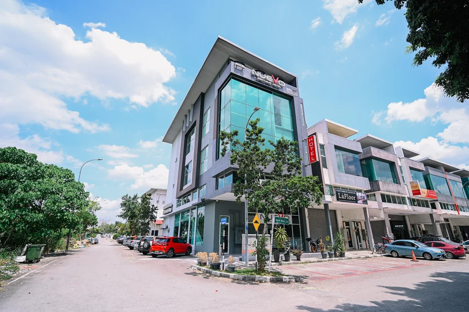 Swing & Pillows @ Kota Kemuning Selangor (Formerly known as NueVo Boutique Hotel)