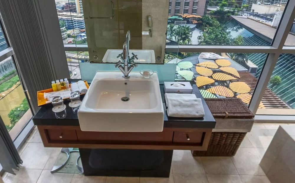 Bathroom sink