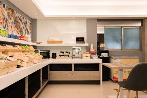 Hub Hotel Tucheng-image-0