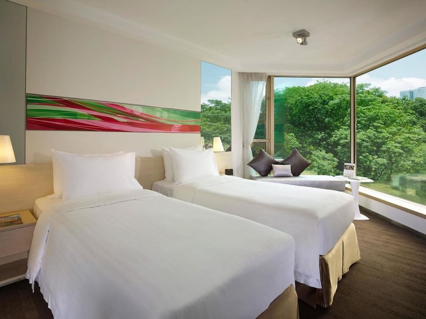 Royal Pacific Hotel