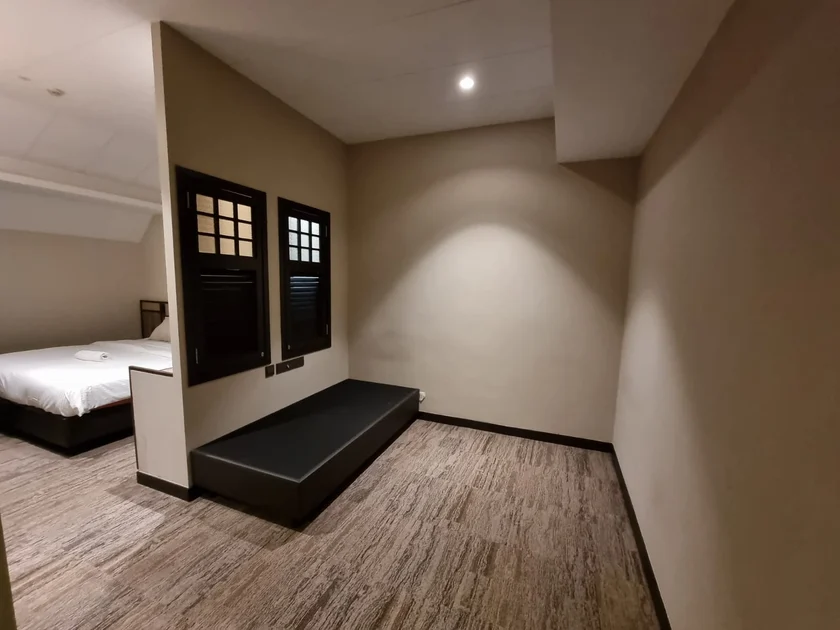 Lion Peak Hotel Hamilton