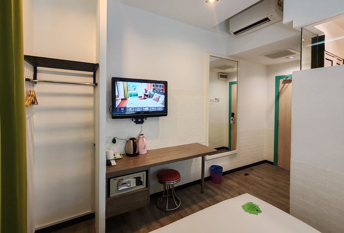 Yan Hotel