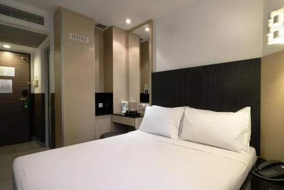 SNOOZE Deluxe Queen Room