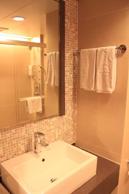 Bathroom sink
