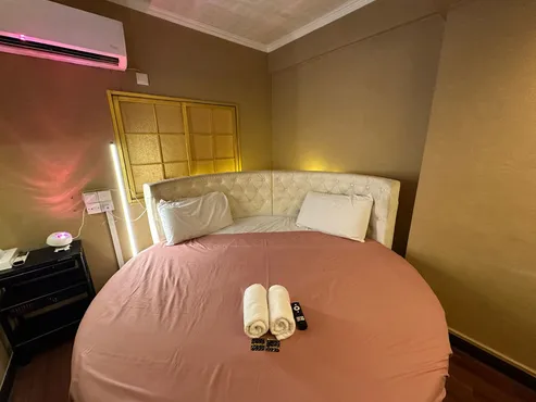 Run of House (Square or Round Bed)