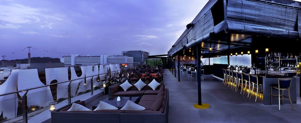 新加坡港湾彩鸿酒店