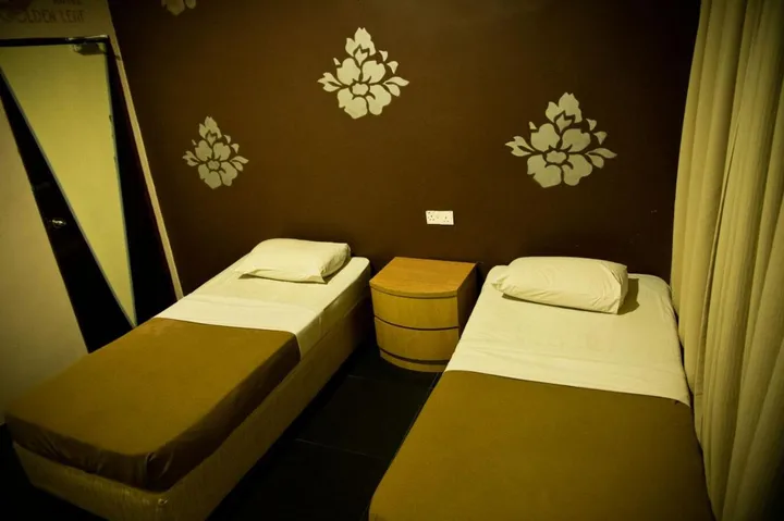 Golden Leaf Boutique Hotel