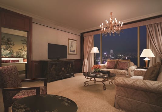 Harbour View Suite with Horizon Club Lounge Access