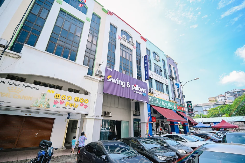 Swing & Pillows @ Kuchai Lama