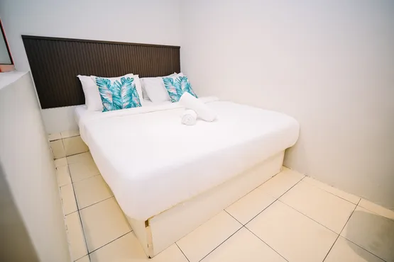 Standard Queen Room (Without Window)