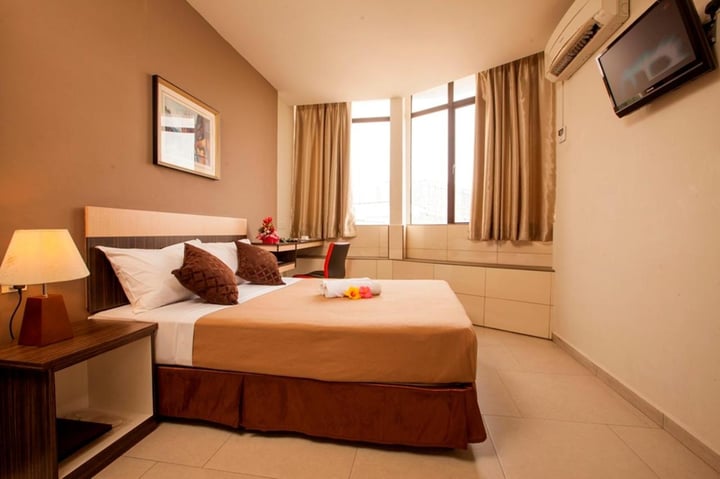 Leo Express Hotel