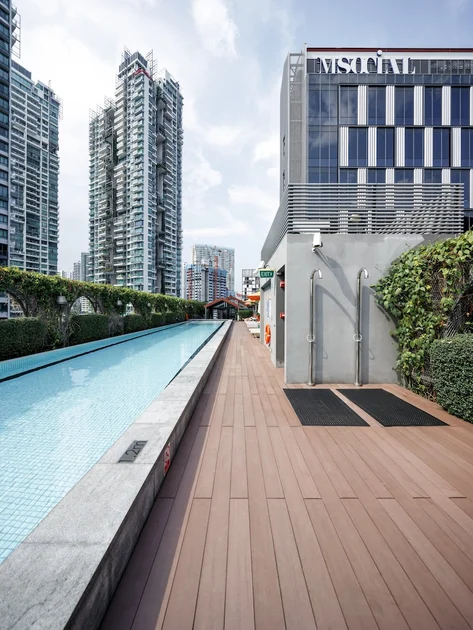 Indoor/outdoor pool