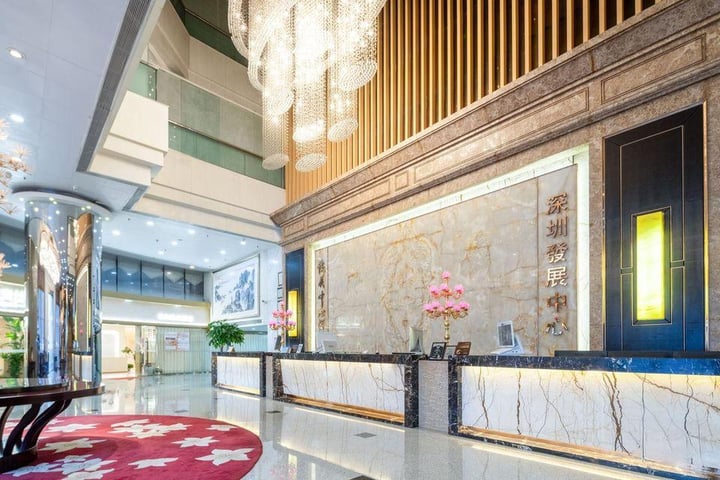 深圳发展中心酒店