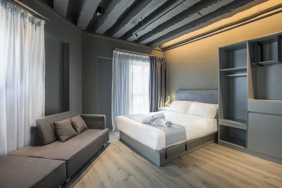 Deluxe Triple Room (Queen size bed+ 1 single sofa bed)