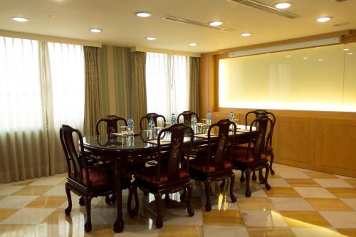 Royal Seasons Hotel Taipei-Nanjing W