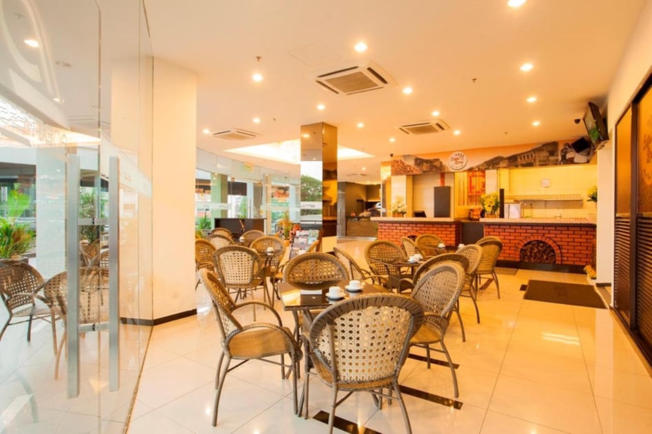 Leo Express Hotel