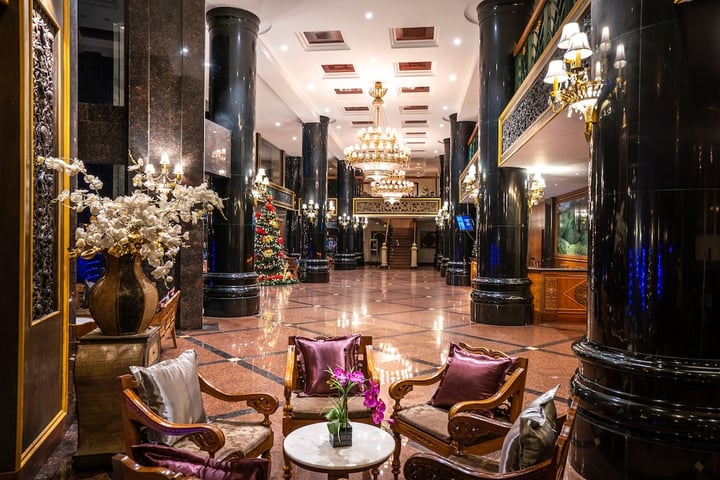 Lobby sitting area