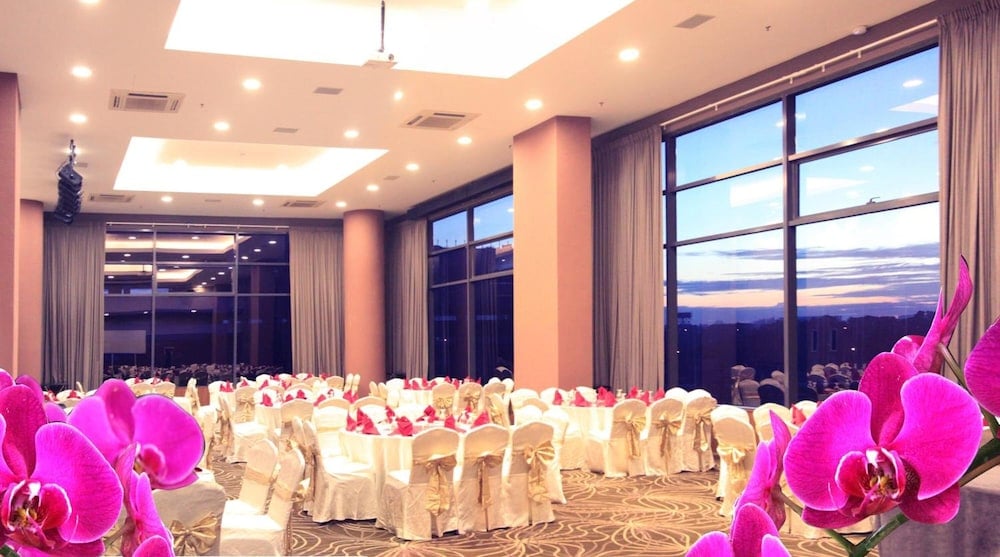 Banquet hall