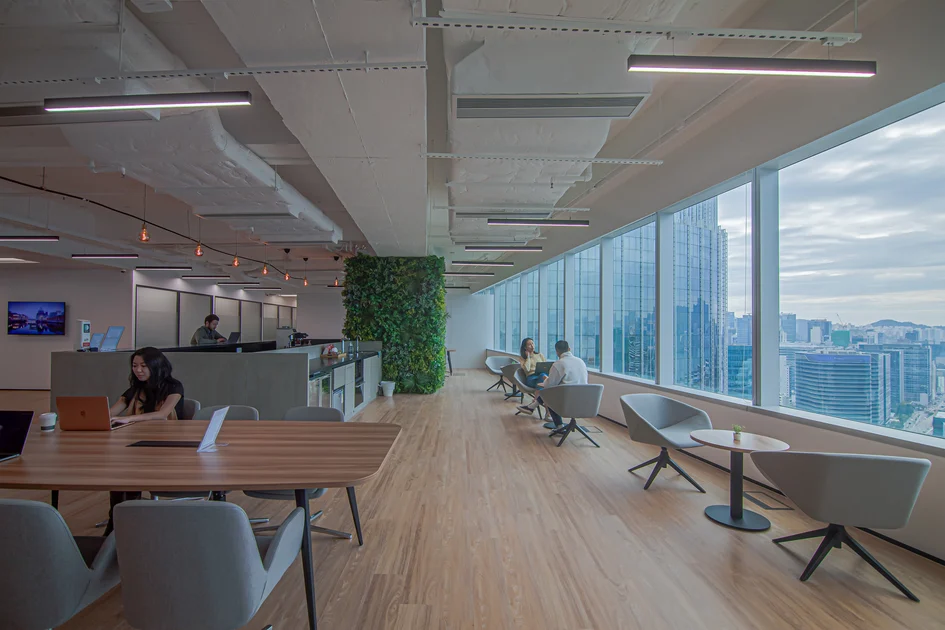 theDesk Enterprise Square 5