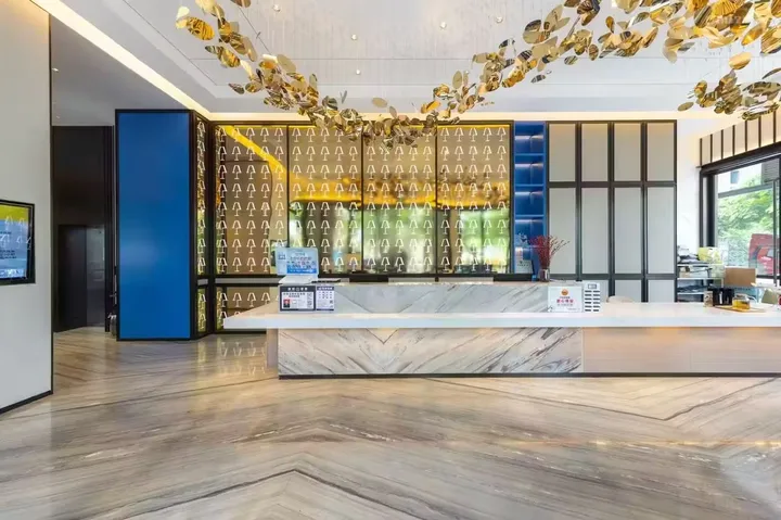 Yayuan Qianhai Hotel