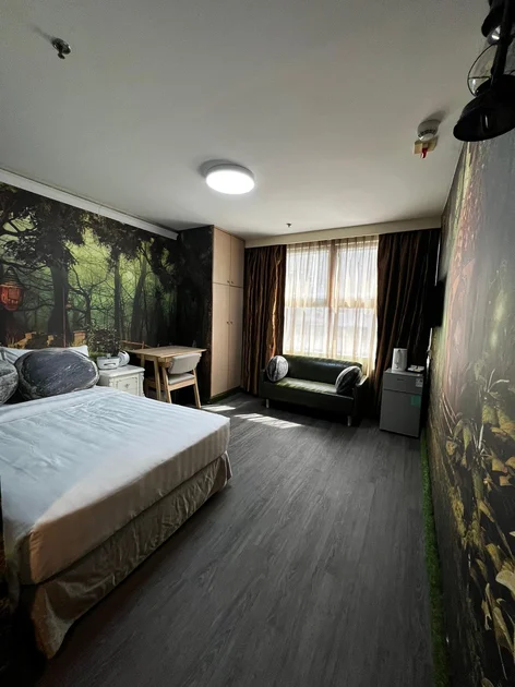 Hennessy Hotel
