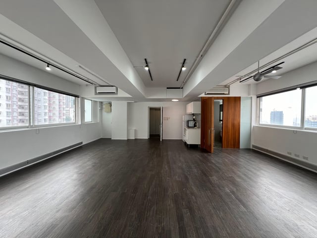 英皇荷里活中心